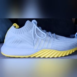 Danskin athletic shoes